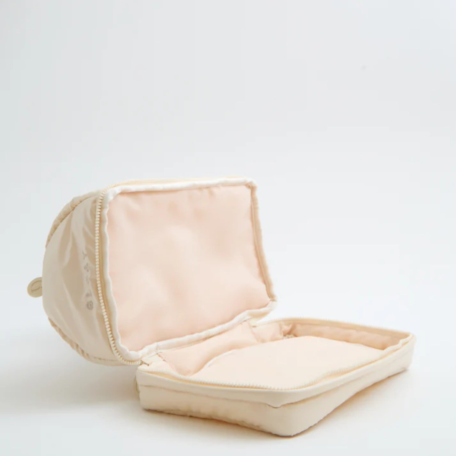 focallure makeup travel bag Train Case Makeup Cosmetic Case Organizer with Adjustabl Diversify Makeup Case Travel Cosmetic Bags Brush Organizer Storage Box Large Adjustable PVC Makeup Bag